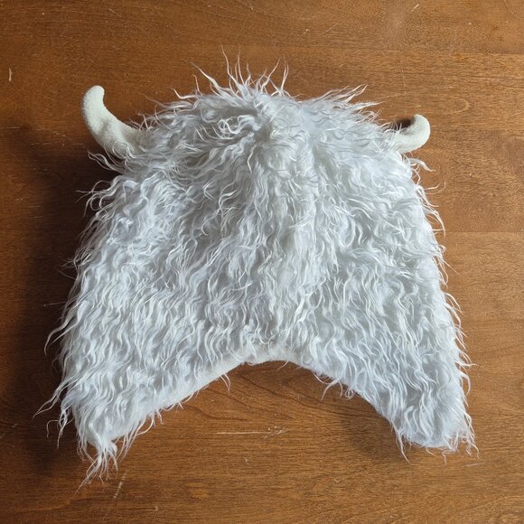 Fun Monster white furry winter hat - Picture 2 of 5